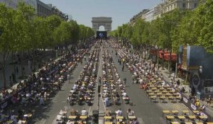 Dictée géante à Paris: les Champs-Elysées transformés en salle de classe