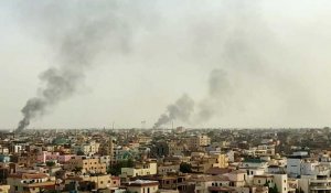 Soudan: de la fumée s'élève au-dessus de Khartoum alors que les combats se poursuivent