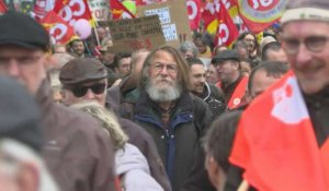 Retraites : des milliers de manifestants défilent à Rennes