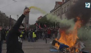 Retraites en France: heurts entre manifestants et forces de l'ordre à Nantes