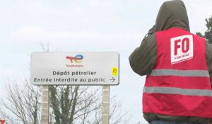 Retraites : un dépôt pétrolier bloqué près de Rennes