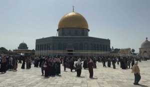 Ramadan: des Palestiniens se rassemblent à l'Esplanade des mosquées pour la prière du vendredi