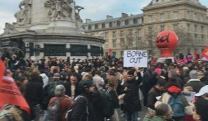 Retraites : manifestation place de la République à Paris