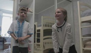 En Ukraine, des enfants impatients de rentrer à l'école après avoir vécu à l'étranger