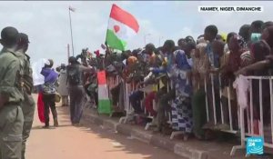 Niger : nouvelle manifestation à Niamey, Emmanuel Macron salue le travail de son ambassadeur