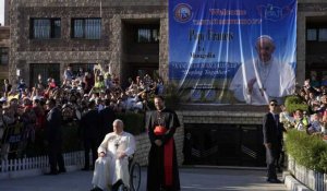 Le pape semble tendre la main vers la Chine pendant sa visite en Mongolie