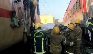 Inde: intervention des secours après l'incendie d'un wagon qui a fait 9 morts