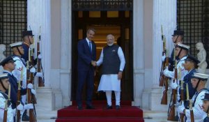 Le Premier ministre grec Mitsotakis accueille son homologue indien Modi