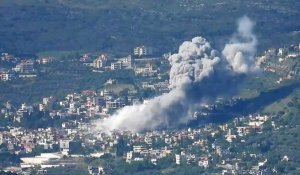 De la fumée s'élève après une frappe israélienne sur le sud du Liban