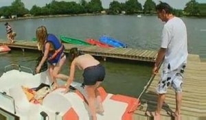 Activités d'été : Ballade en pédalo sur le lac de la Tricherie