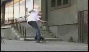 Il trouve une nouvelle figure de skateboard - Spi0n.com