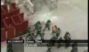 Les autorités chinoises bouclent Lhasa au Tibet