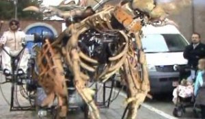 Namur en Mai: Un dragon en animatronique