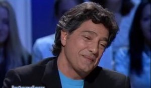 Frédéric François "lèchage d'oreille"
