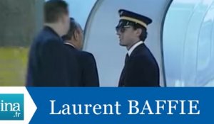 Laurent Baffie: caméra cachée à l'aéroport" - Archive INA