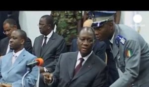Laurent Gbagbo continue de résister à l'isolement...
