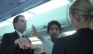 Un passager d'un vol Air France filme une expulsion 3/3