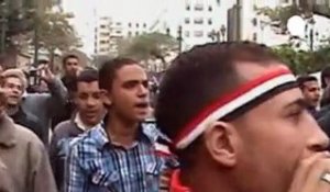 Egypte : les manifestants maintiennent la pression