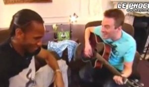 Info Chrono : Didier Drogba à la guitare !