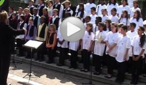 Un moment d'émotion pour des choristes de l'académie