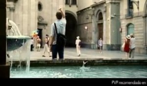 Lucky/unlucky: tossing a coin in a fountain brings miracles