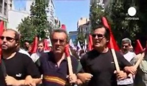 Les communistes grecs dans la rue contre le... - no comment