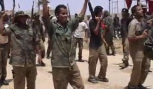 Kadhafi exclut toute discussion avec les rebelles