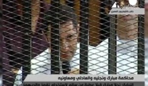 Procès Moubarak : l'ex-président égyptien dément les...