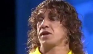 Puyol en short pendant le tirage au sort !