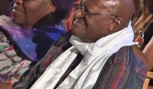Afrique du Sud: le vigoureux Desmond Tutu souffle ses 80...