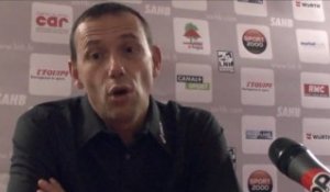 L'entraîneur de Montpellier Patrice Canayer félicite Sélestat pour sa belle résistance