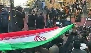 Iran : l'UE élargit ses sanctions et n'exclut pas de...