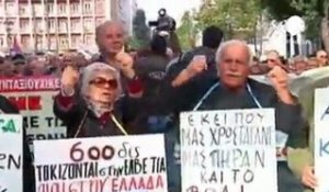 Les retraités grecs manifestent contre les... - no comment