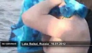 Petit plongeon glacial dans le lac Baïkal - no comment