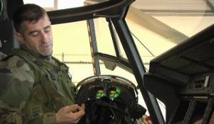 Présentation du NH90 Caïman au chef d'état-major de l'armée de Terre