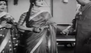 Dharmam Thalai Kakkum - Sarojadevi Comes Back