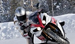 EXTREME 258 KM/H SUR LA GLACE : MATCH PORSCHE GT3 RS FACE A YAMAHA YZF 1000 R1