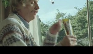 Blender attacks man: hilarious Skittles ad