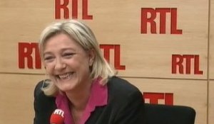 Sur RTL, Marine Le Pen interpelle Sarkozy et sa "clique"