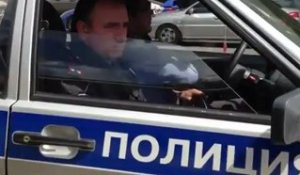 En Russie la police t'obéit