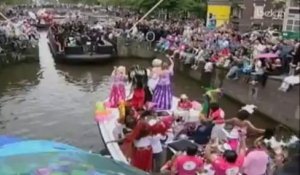 La Gay Pride enflamme les canaux d'Amsterdam