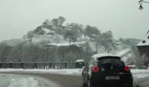 Circulation sur la neige à Namur