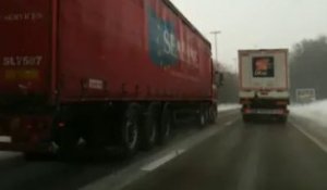 Un camion qui dépasse