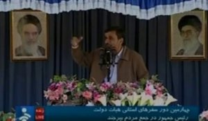 Ahmadinejad : 'La mort de Kadhafi les arrangent bien'