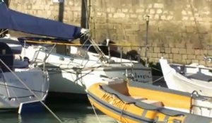 Un journaliste de Moto tombe à l'eau stupidement dans le port de Saint Martin