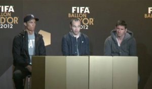 FIFA Ballon D'Or - Iniesta aux côtés de Messi et Ronaldo