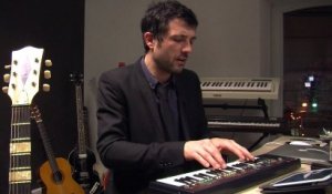 Albin de la Simone, au piano et à l'iPad