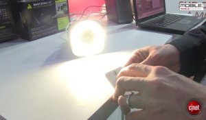 MWC 2013 : l'ampoule qui joue la musique du smartphone
