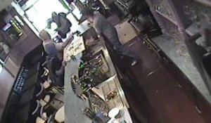 Sauvage agression du bar-tabac le Select filmée par les caméras de surveillance