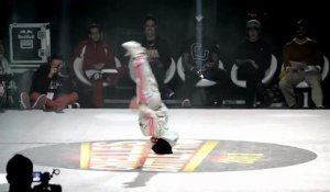 Une fillette de 6 ans hallucinante pendant un battle de Breakdance